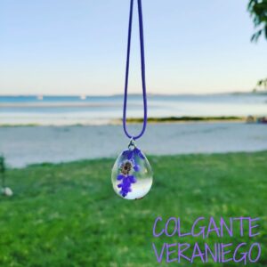 Colgante con flor